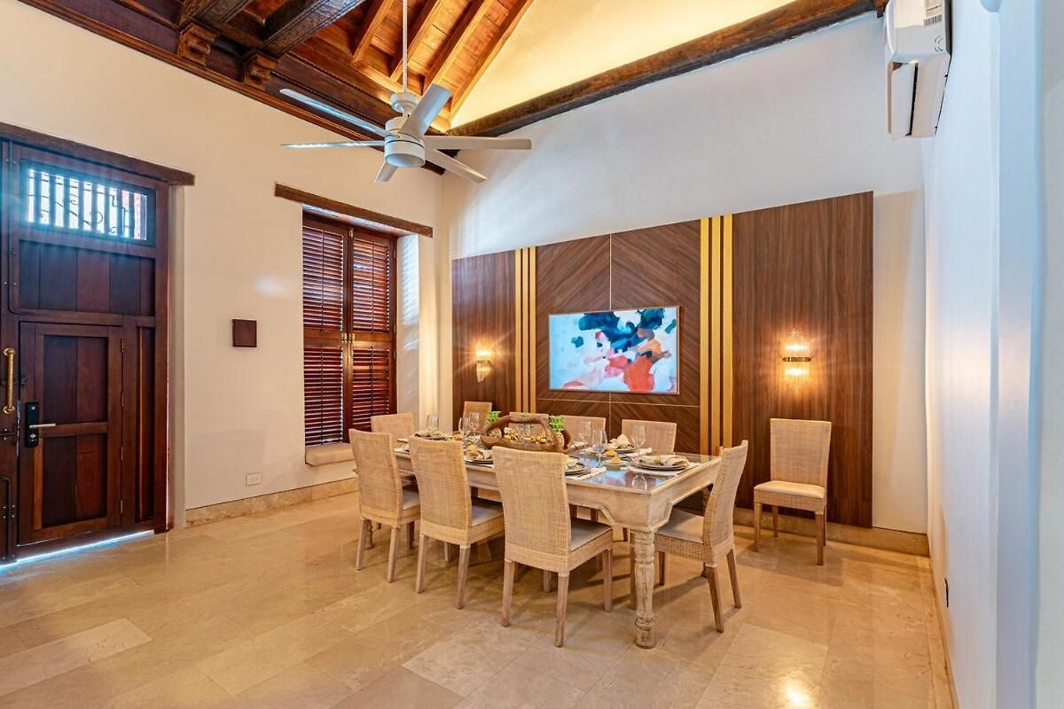 Villa Luxury House In The Heart Of With Jacuzzi *