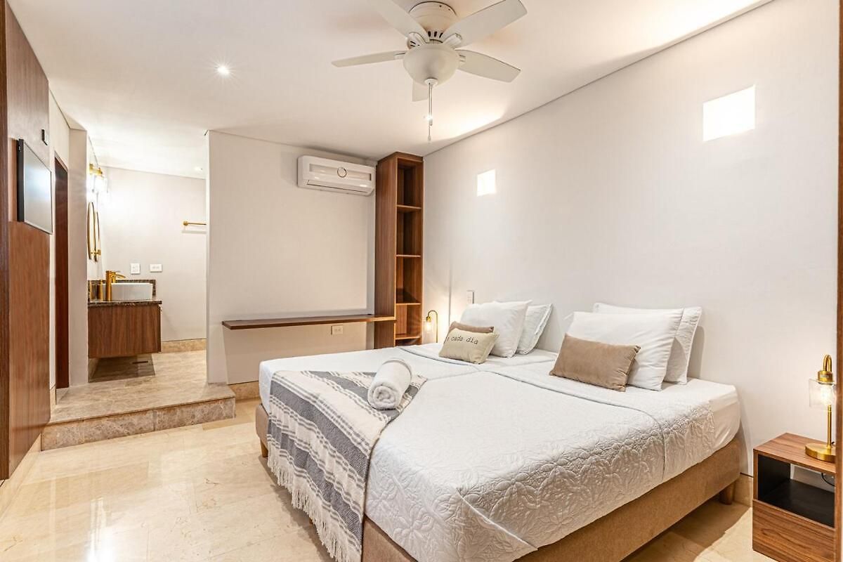 Luxury House In The Heart Of With Jacuzzi Villa *