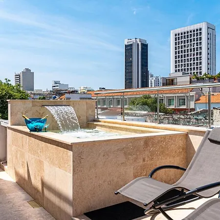 Luxury House In The Heart Of With Jacuzzi
