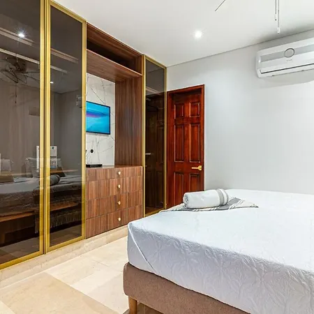 Villa Luxury House In The Heart Of With Jacuzzi