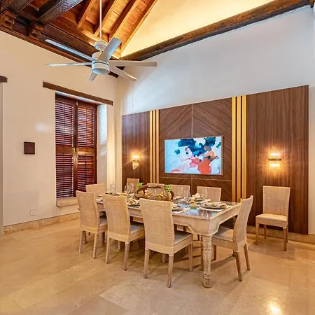 Villa Luxury House In The Heart Of With Jacuzzi *