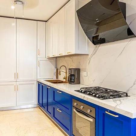 Luxury House In The Heart Of With Jacuzzi Villa