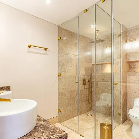 Villa Luxury House In The Heart Of With Jacuzzi *